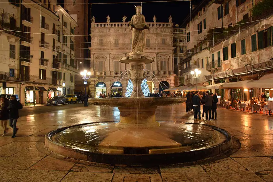Arrivare Piazza delle Erbe Verona